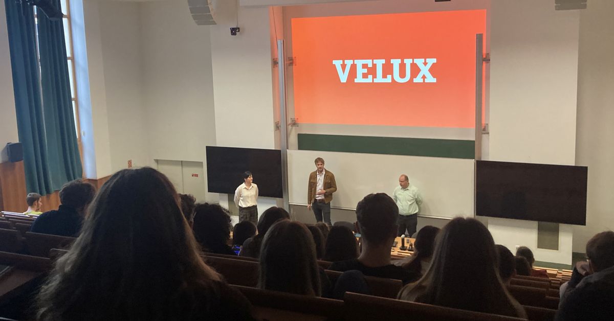 Velux.jpg Velux.jpg